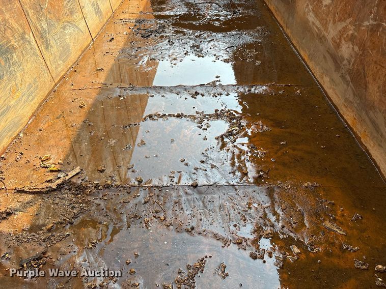 image for item EC4371 1979 Hyundai scrap trailer