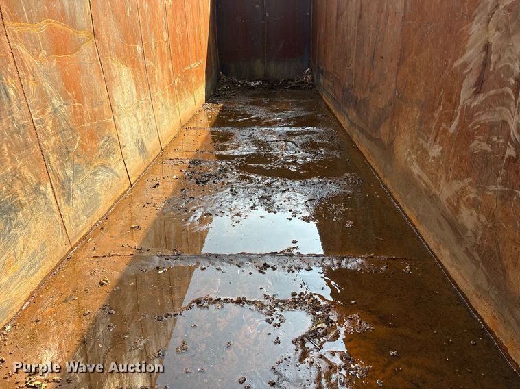 image for item EC4371 1979 Hyundai scrap trailer