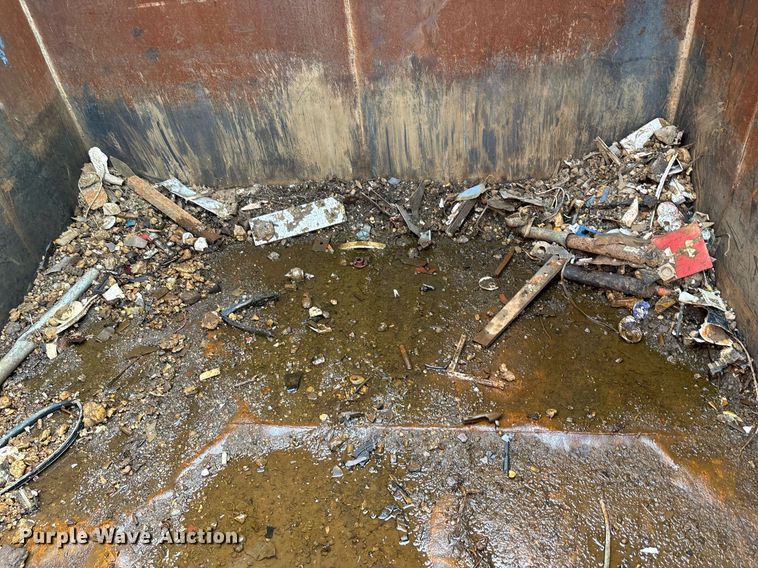 image for item EC4371 1979 Hyundai scrap trailer