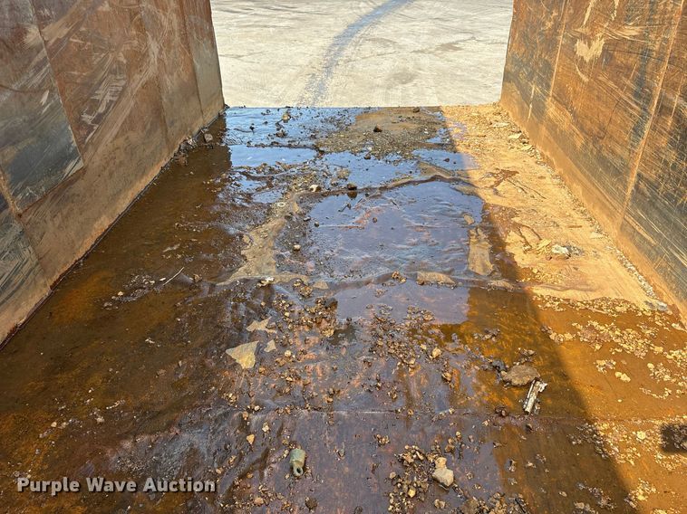 image for item EC4371 1979 Hyundai scrap trailer