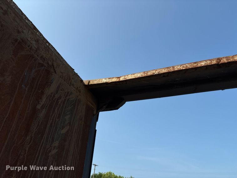 image for item EC4371 1979 Hyundai scrap trailer