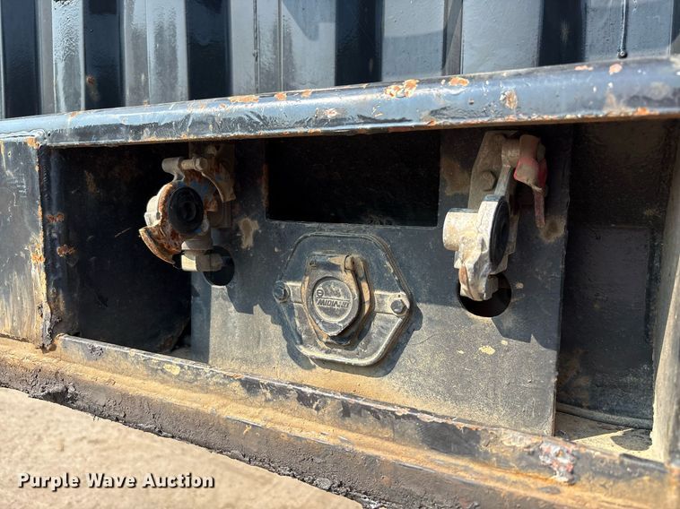 image for item EC4371 1979 Hyundai scrap trailer