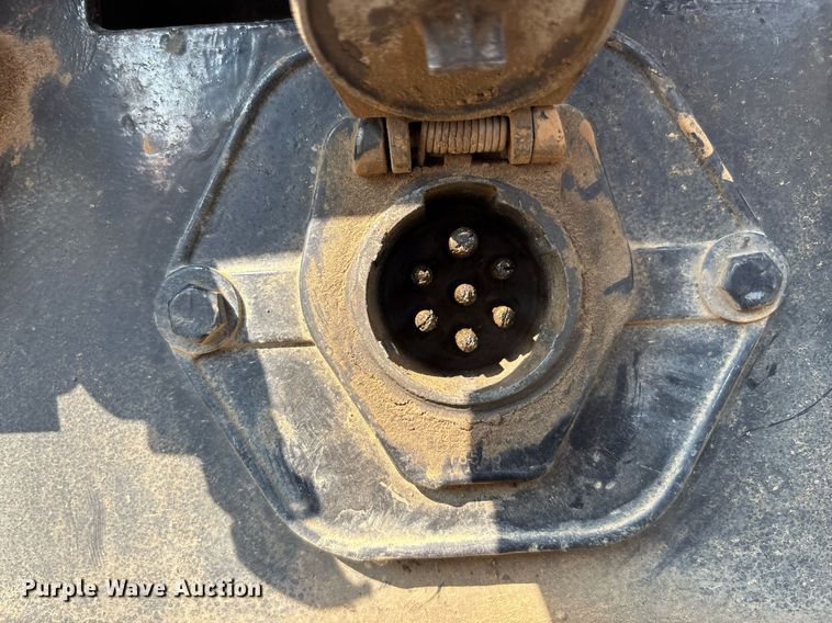 image for item EC4371 1979 Hyundai scrap trailer