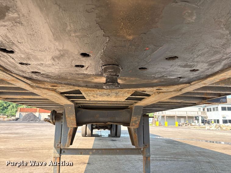 image for item EC4371 1979 Hyundai scrap trailer