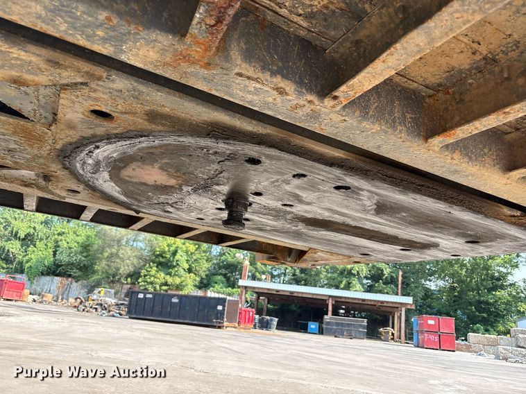 image for item EC4371 1979 Hyundai scrap trailer