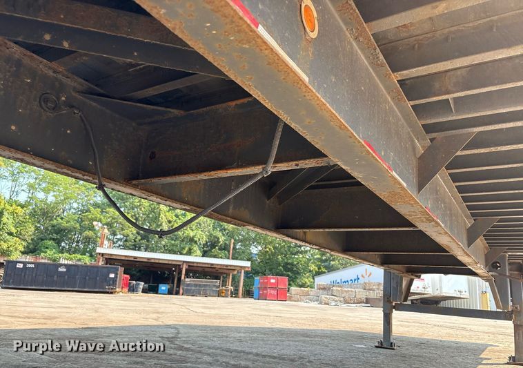 image for item EC4371 1979 Hyundai scrap trailer