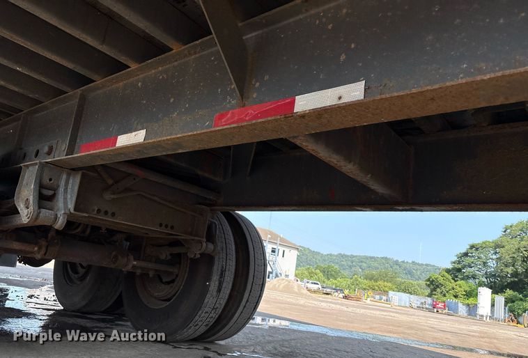 image for item EC4371 1979 Hyundai scrap trailer