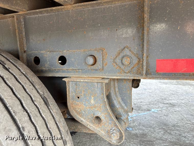 image for item EC4371 1979 Hyundai scrap trailer