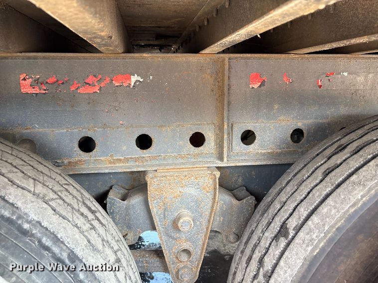 image for item EC4371 1979 Hyundai scrap trailer