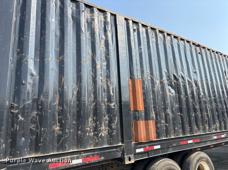 image for item EC4371 1979 Hyundai scrap trailer