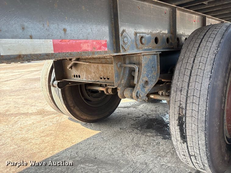 image for item EC4371 1979 Hyundai scrap trailer