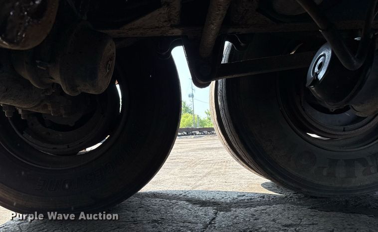 image for item EC4371 1979 Hyundai scrap trailer