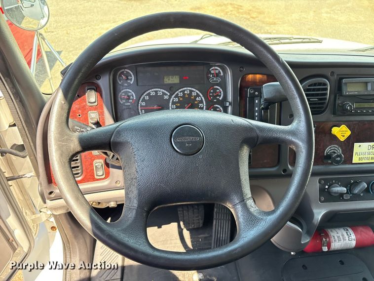 image for item EC4377 2014 Freightliner Business Class M2 refrigerated truck