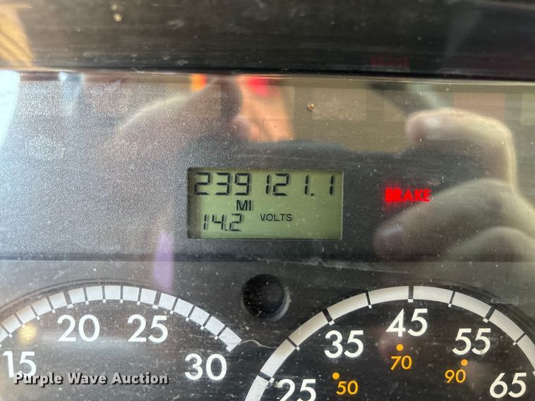 image for item EC4377 2014 Freightliner Business Class M2 refrigerated truck