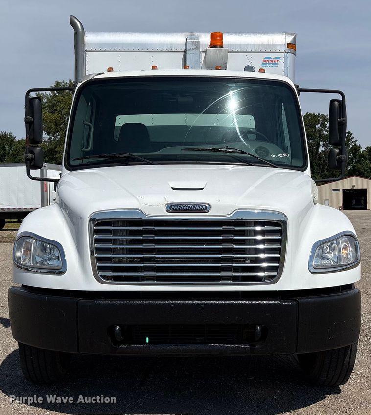 image for item EC4378 2005 Freightliner Business Class M2 fuel / lube truck