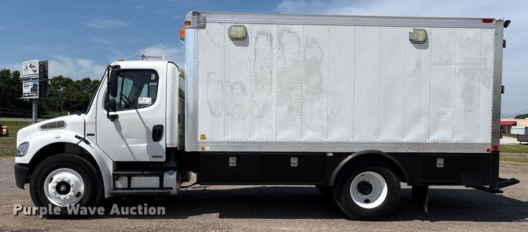 image for item EC4378 2005 Freightliner Business Class M2 fuel / lube truck