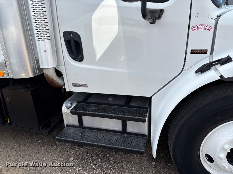 image for item EC4378 2005 Freightliner Business Class M2 fuel / lube truck