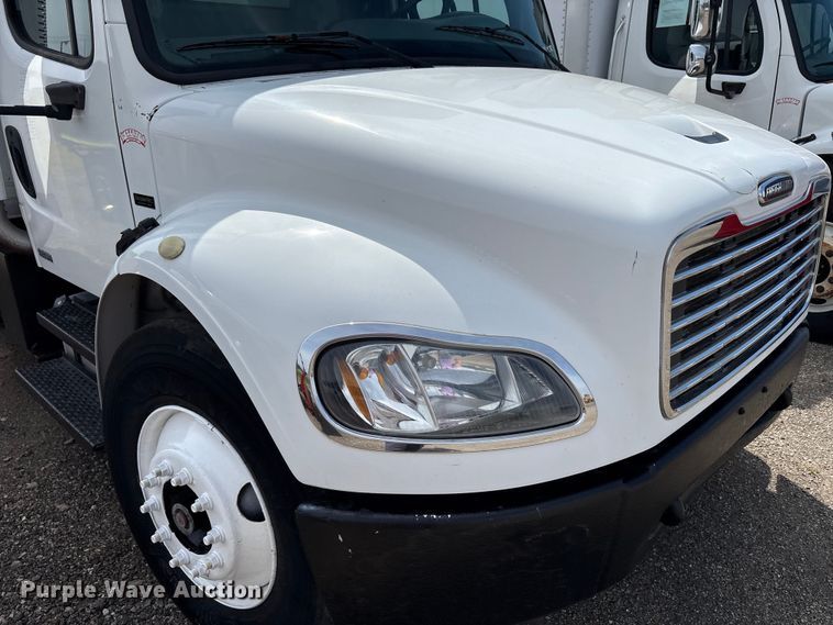 image for item EC4378 2005 Freightliner Business Class M2 fuel / lube truck