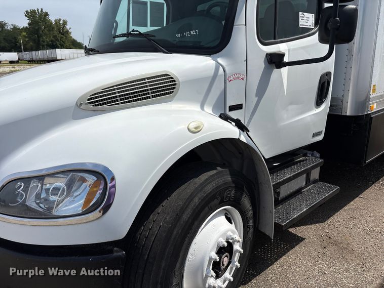 image for item EC4378 2005 Freightliner Business Class M2 fuel / lube truck