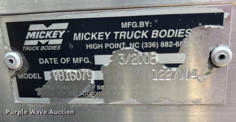 image for item EC4378 2005 Freightliner Business Class M2 fuel / lube truck