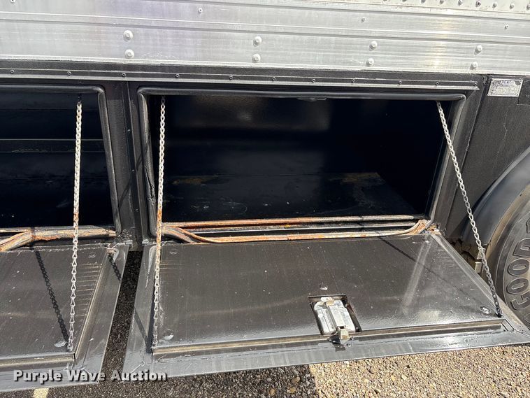 image for item EC4378 2005 Freightliner Business Class M2 fuel / lube truck