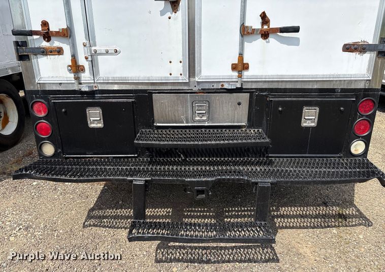 image for item EC4378 2005 Freightliner Business Class M2 fuel / lube truck