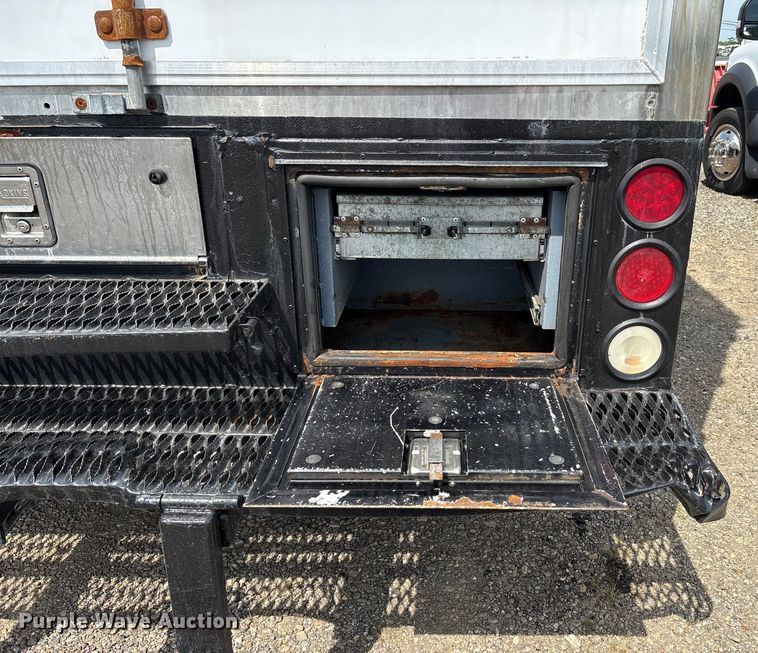 image for item EC4378 2005 Freightliner Business Class M2 fuel / lube truck