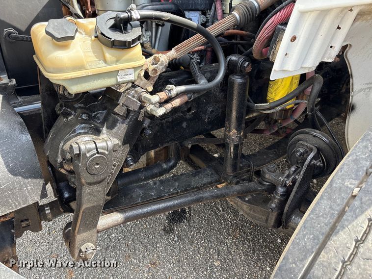 image for item EC4378 2005 Freightliner Business Class M2 fuel / lube truck