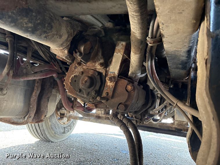 image for item EC4378 2005 Freightliner Business Class M2 fuel / lube truck