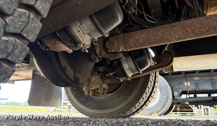 image for item EC4378 2005 Freightliner Business Class M2 fuel / lube truck