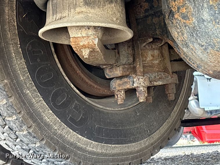 image for item EC4378 2005 Freightliner Business Class M2 fuel / lube truck