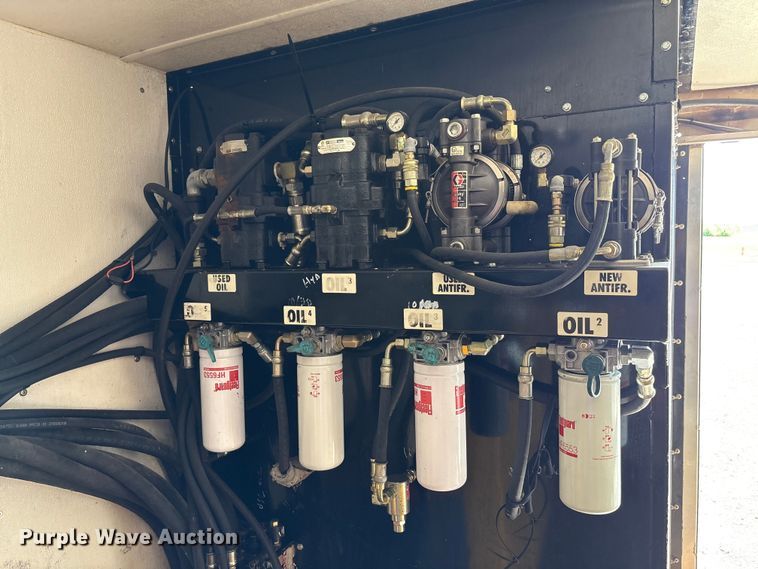 image for item EC4378 2005 Freightliner Business Class M2 fuel / lube truck