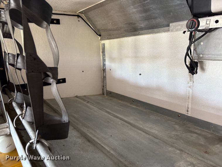 image for item EC4378 2005 Freightliner Business Class M2 fuel / lube truck