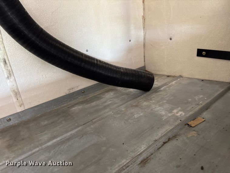 image for item EC4378 2005 Freightliner Business Class M2 fuel / lube truck