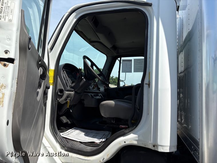 image for item EC4378 2005 Freightliner Business Class M2 fuel / lube truck