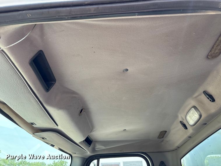 image for item EC4378 2005 Freightliner Business Class M2 fuel / lube truck