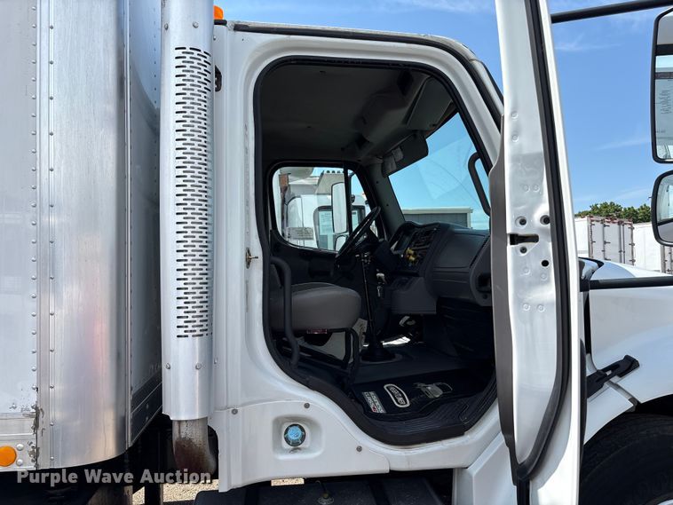 image for item EC4378 2005 Freightliner Business Class M2 fuel / lube truck