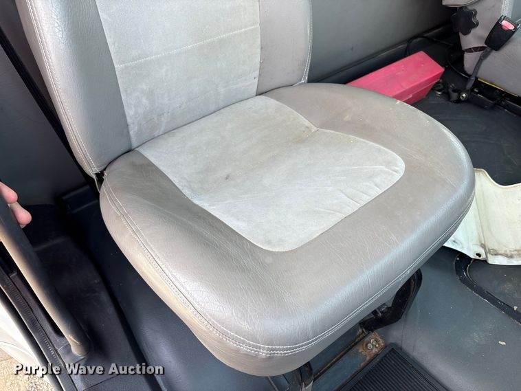 image for item EC4378 2005 Freightliner Business Class M2 fuel / lube truck