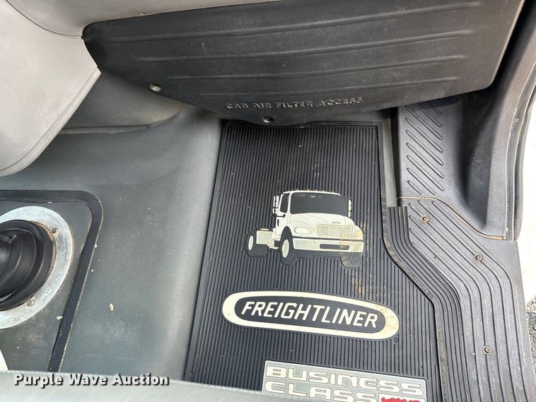 image for item EC4378 2005 Freightliner Business Class M2 fuel / lube truck