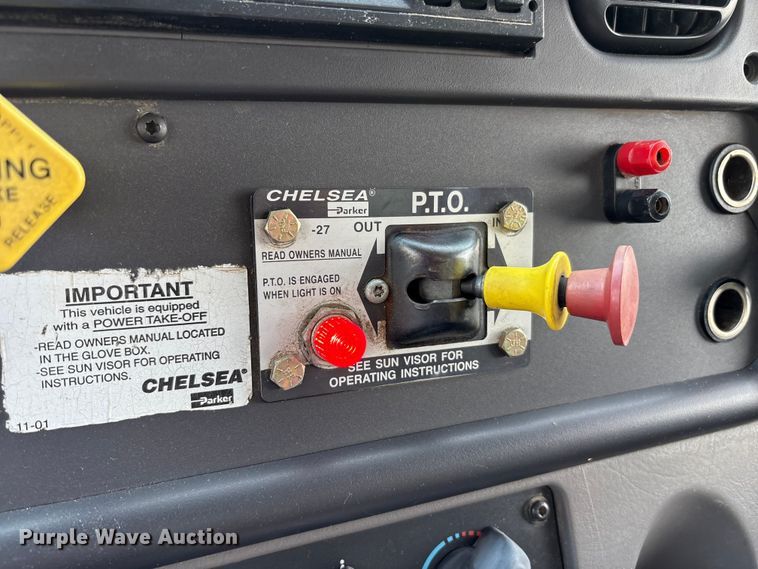 image for item EC4378 2005 Freightliner Business Class M2 fuel / lube truck