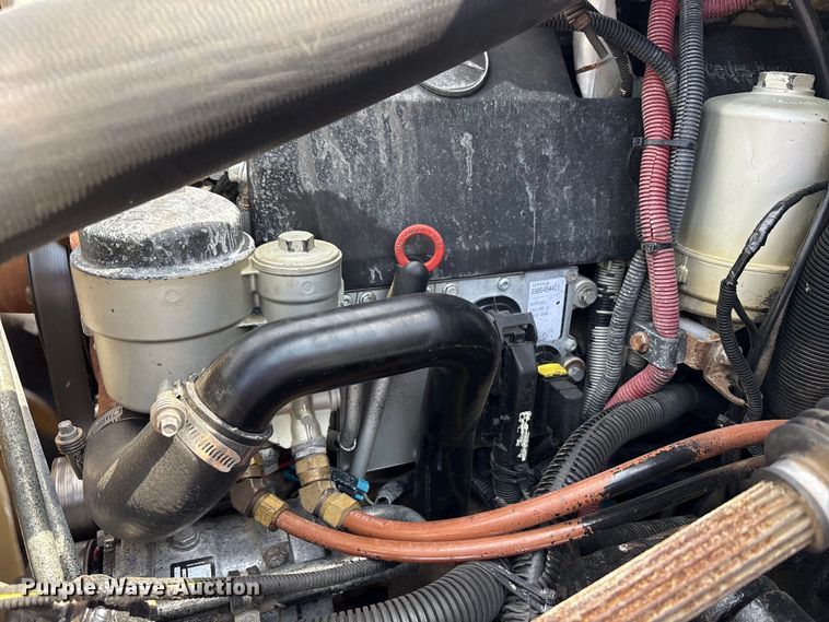 image for item EC4378 2005 Freightliner Business Class M2 fuel / lube truck