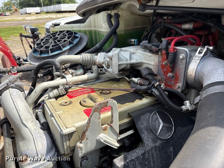 image for item EC4378 2005 Freightliner Business Class M2 fuel / lube truck