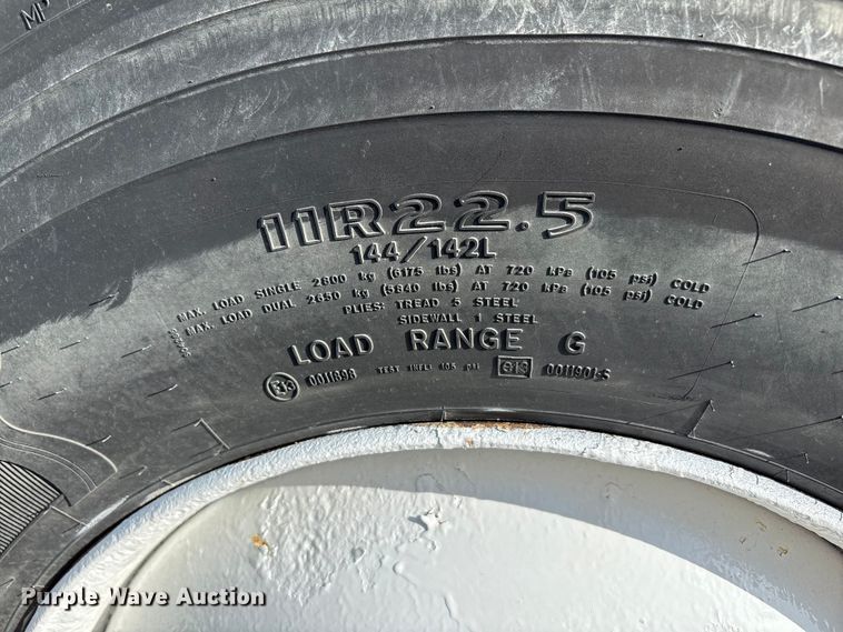 image for item EC4378 2005 Freightliner Business Class M2 fuel / lube truck