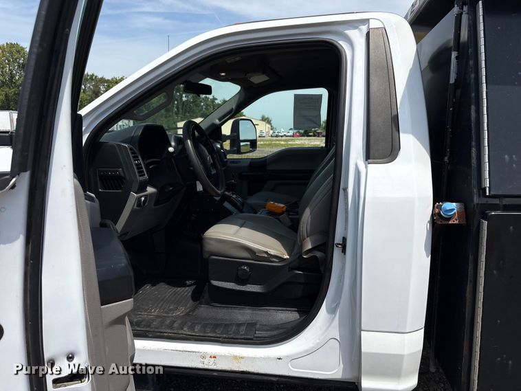 image for item EC4379 2019 Ford F550 dump truck