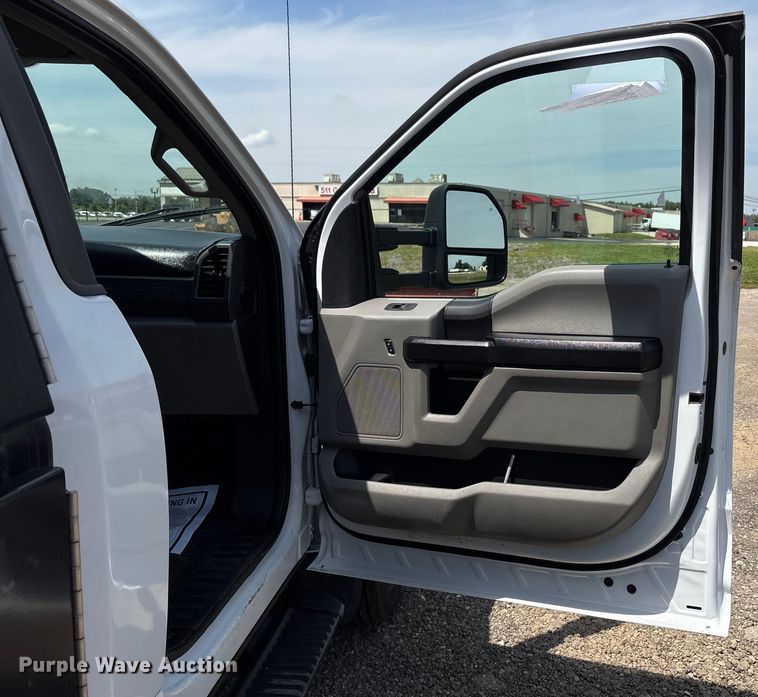 image for item EC4379 2019 Ford F550 dump truck