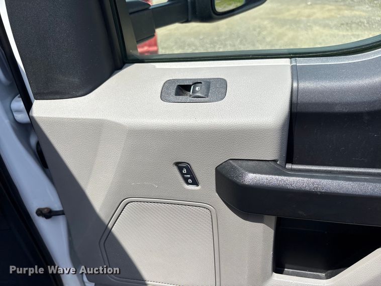 image for item EC4379 2019 Ford F550 dump truck