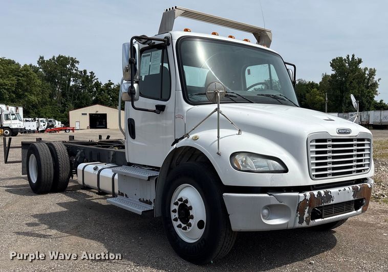 CAMIóN CHASIS 2015 FREIGHTLINER BUSINESSCLASSM2