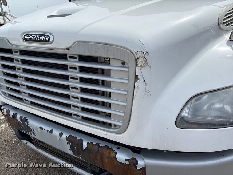 image for item EC4380 2015 Freightliner Business Class M2 truck cab and chassis