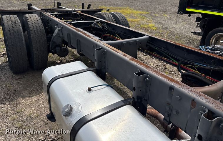 image for item EC4380 2015 Freightliner Business Class M2 truck cab and chassis