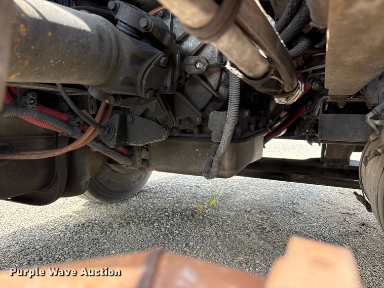 image for item EC4380 2015 Freightliner Business Class M2 truck cab and chassis